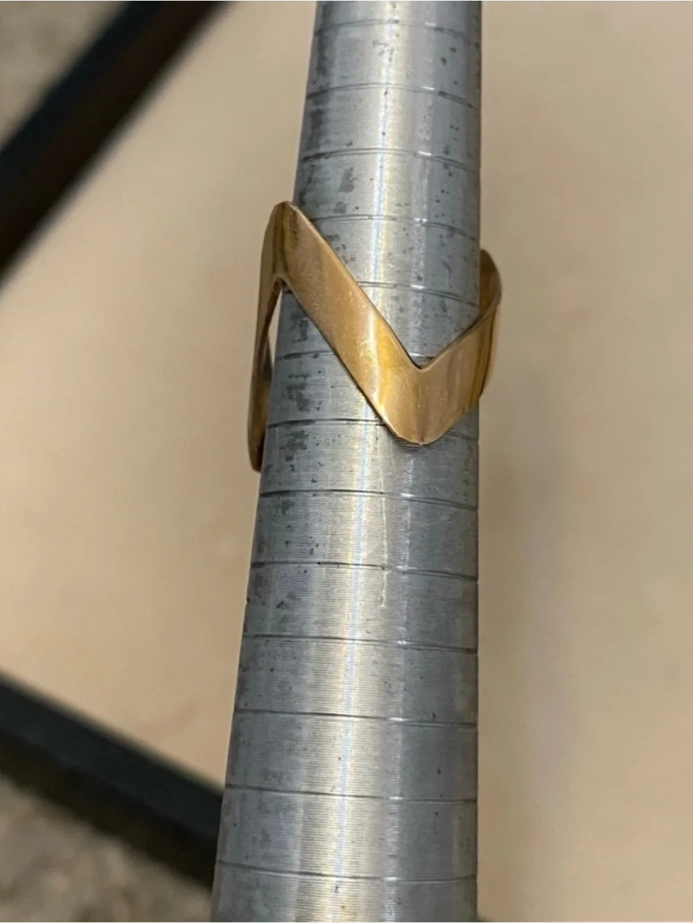2.3g 14K Yellow Gold Chevron Ring